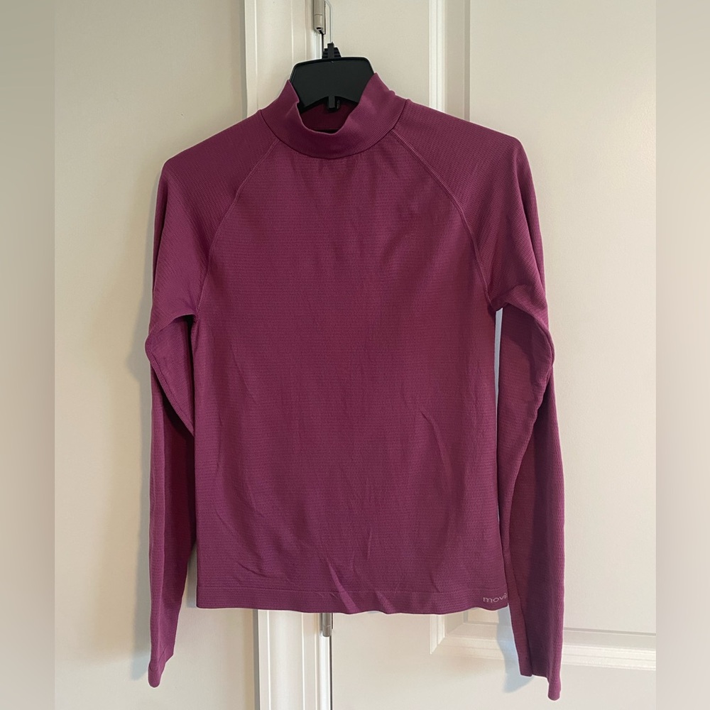 Moving Comfort Drilayer stretch workout top in purple.  Size M/L